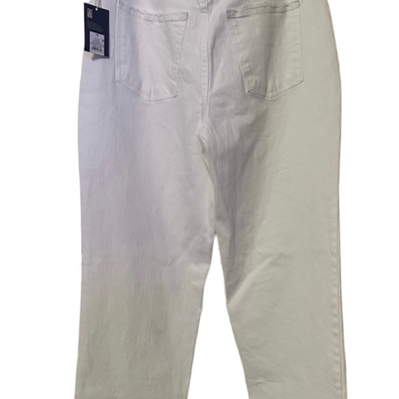 NWT Universal Thread Size 12R - Picture 3 of 5